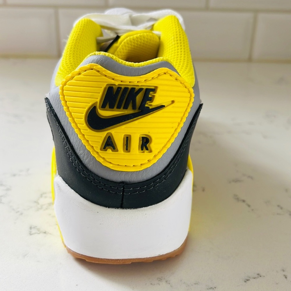 Nike Air Max 90 Smile Face 😃 - Picture 10 of 15